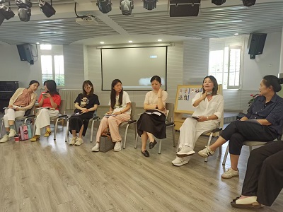 图4现场研讨.jpg