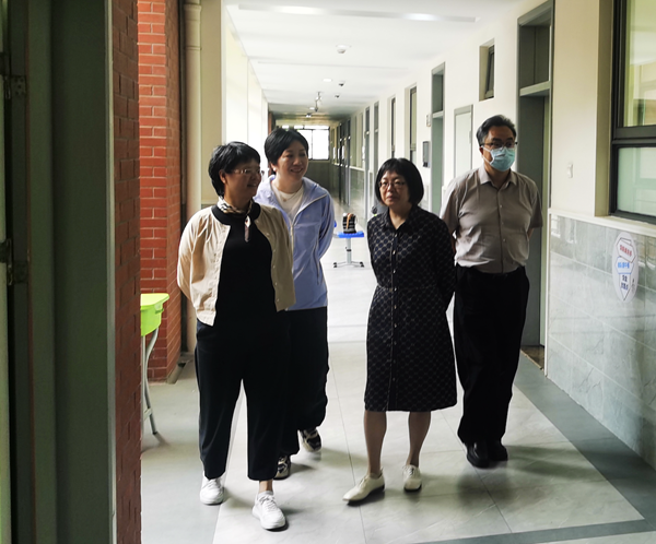 刘院长、封书记.png