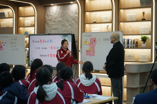 图9 周文翔执教研讨课.JPG