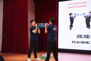 06闵行区团队-技巧啦啦操展示与研讨6.JPG